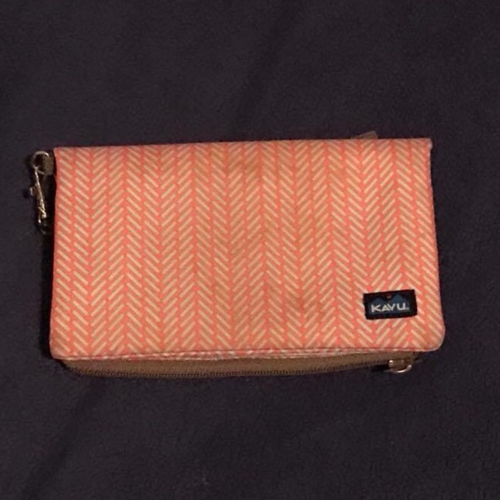 Kavu wristlet